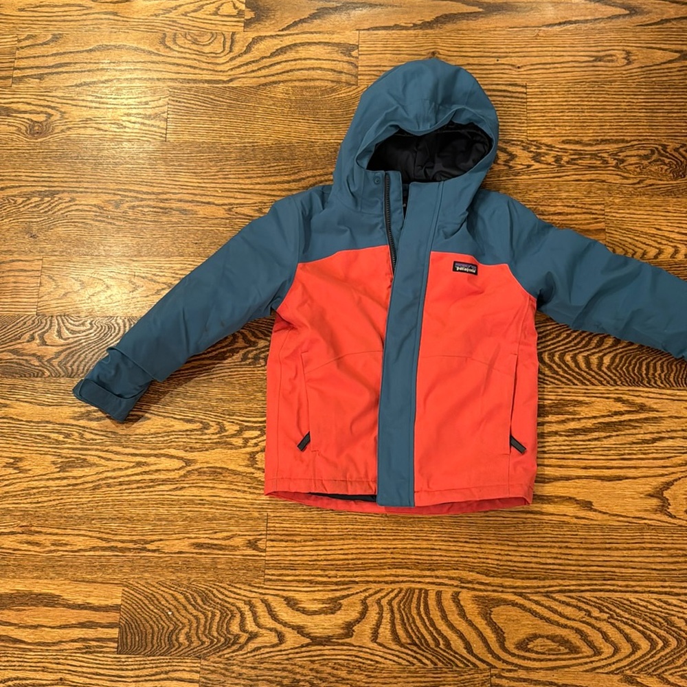 Kids Patagonia everyday jacket.